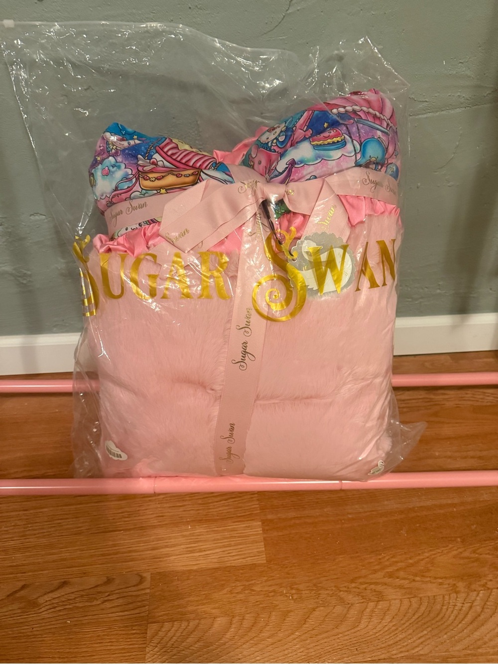 Sugar Swan Hello Kitty Satin Ruffle Bamboo Blanket *New in Bag*